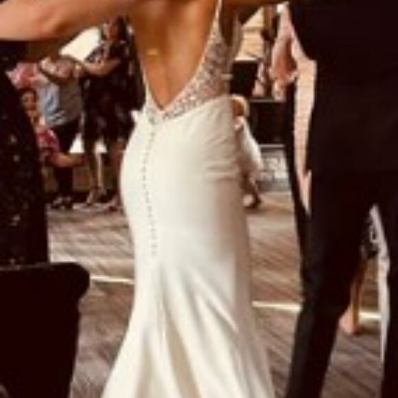 Valley by Made with Love size 8 (street size 4) - Picture 3 of 9